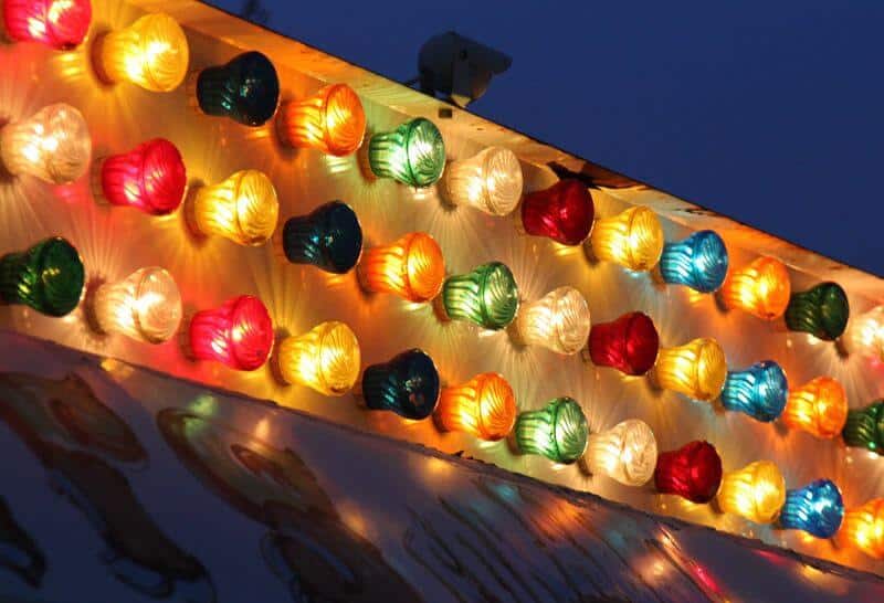 Lichter an Vergnügungseinrichtungen