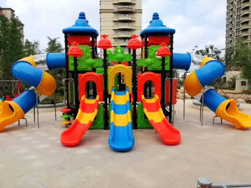 Thiết bị sân chơi cho trẻ em